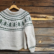 Last inn bildet i Galleri-visningsprogrammet, Desemberskog genser