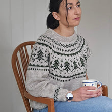 Last inn bildet i Galleri-visningsprogrammet, Desemberskog genser