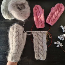 Last inn bildet i Galleri-visningsprogrammet, Fluffyflettevotter