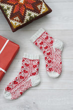 Last inn bildet i Galleri-visningsprogrammet, Lillehjerte sokker