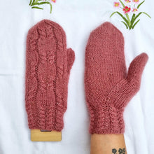 Last inn bildet i Galleri-visningsprogrammet, Lupinvotter