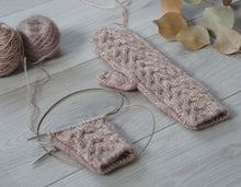 Last inn bildet i Galleri-visningsprogrammet, Fridesflettevotter