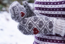 Last inn bildet i Galleri-visningsprogrammet, Hjertetihåndenvotter