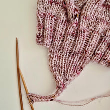 Last inn bildet i Galleri-visningsprogrammet, Kamille flettelue
