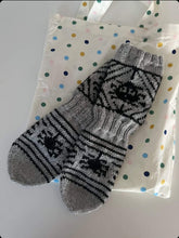 Last inn bildet i Galleri-visningsprogrammet, LillePetter sokker
